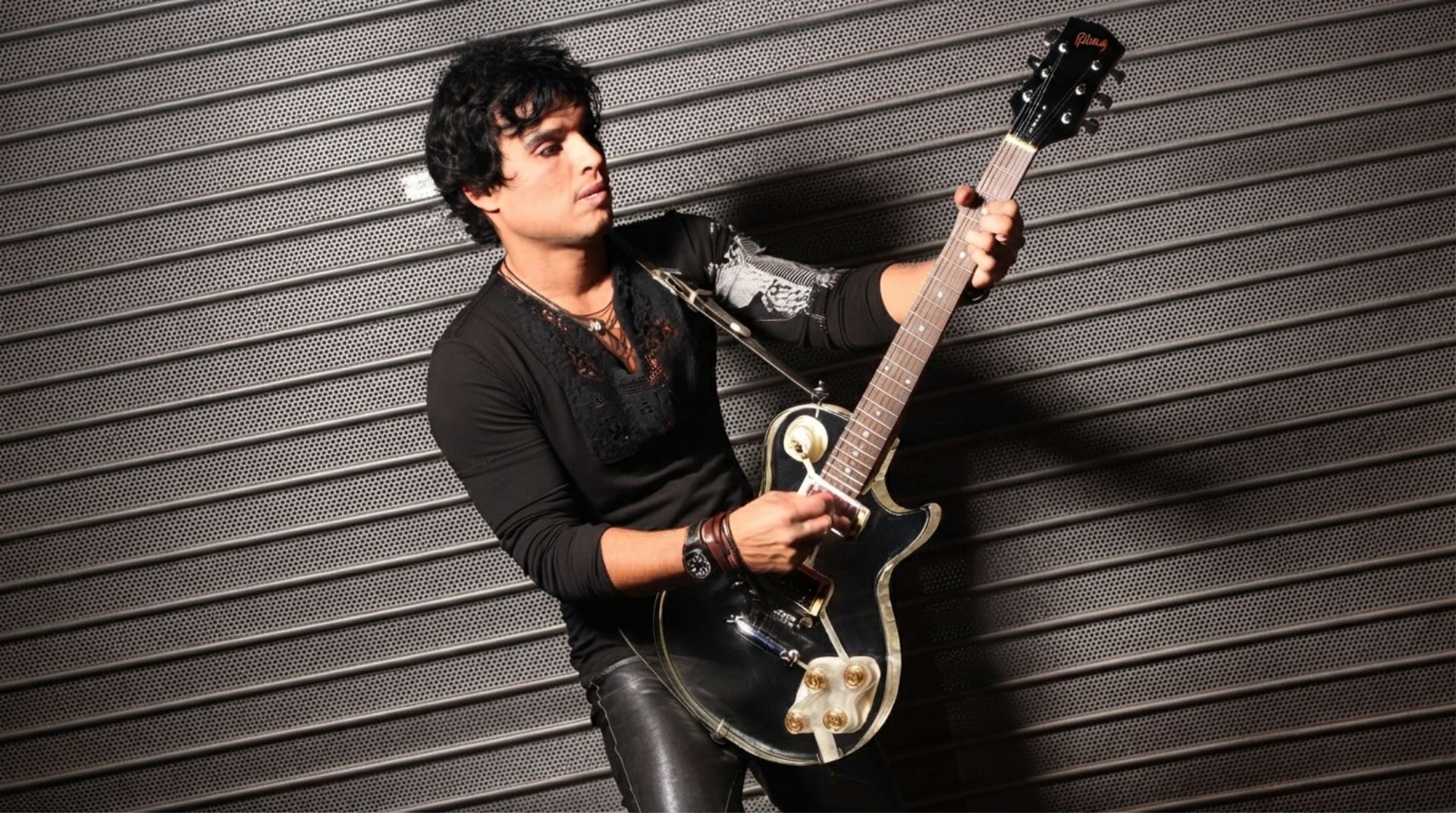 AZUL TV MUSICA PEDRO SUAREZ VERTIZ 1